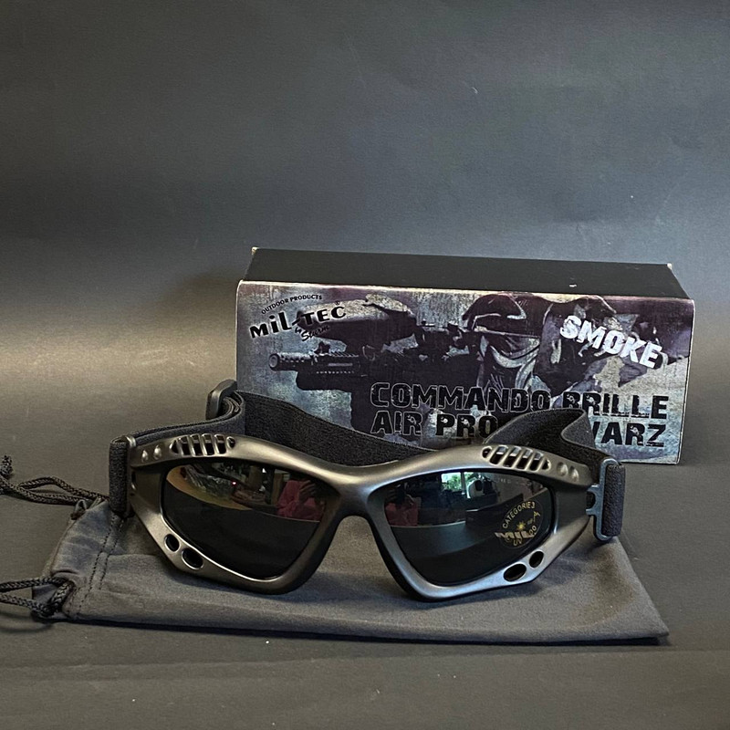 Окуляри тактичні Mil-Tec Десантні затемнені На резинці One size Чорні COMMANDO BRILLE AIR PRO SCHWARZ SMOKE (15615302)